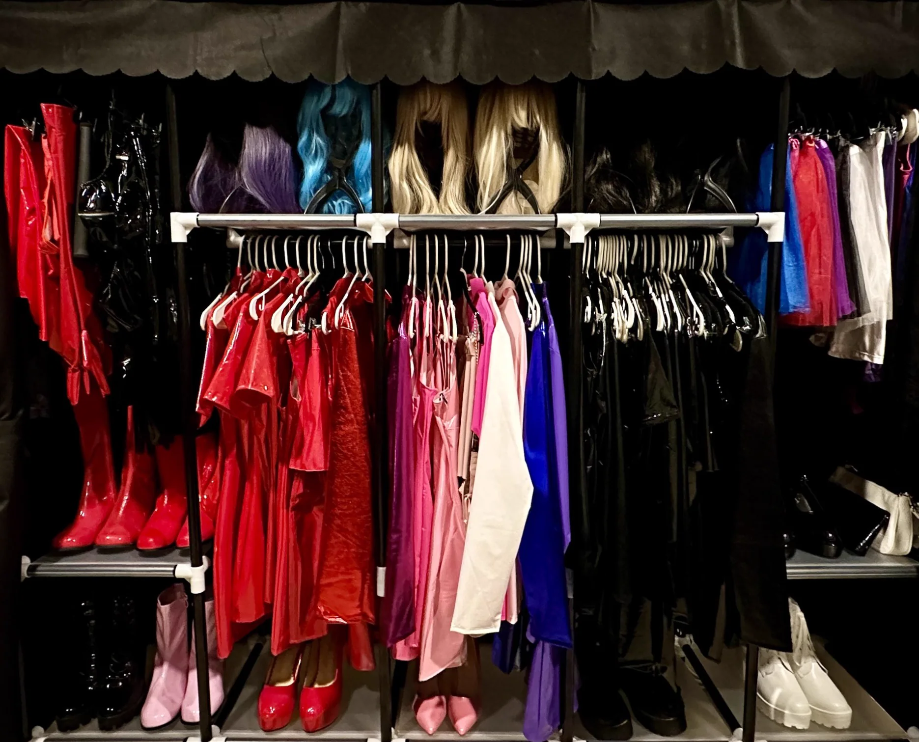 Walk-in wardrobe Latex Vamp
